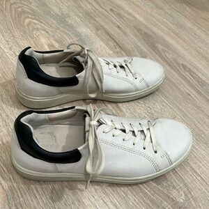 Women’s Ecco White Soft 7 Sneaker, Size 7